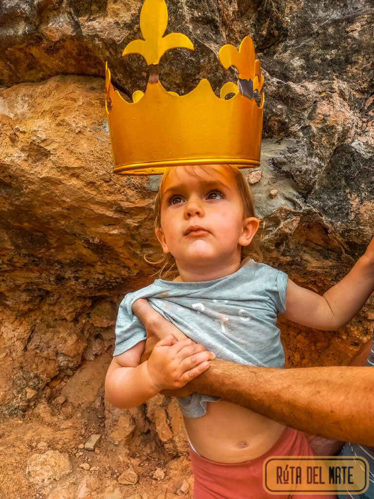 The crown that the queen lost
