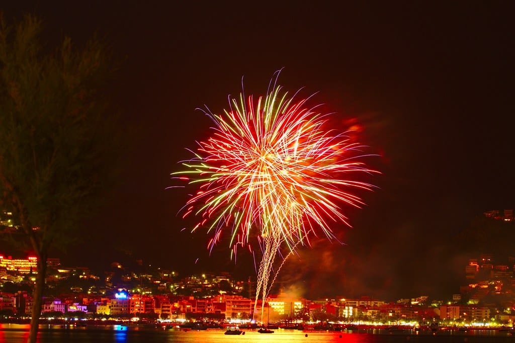 San Juan Fireworks in Roses